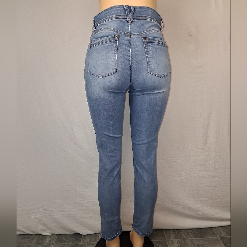 Democracy Light Wash Skinny Jeans with Subtle Distress Size 2 - Picture 9 of 16